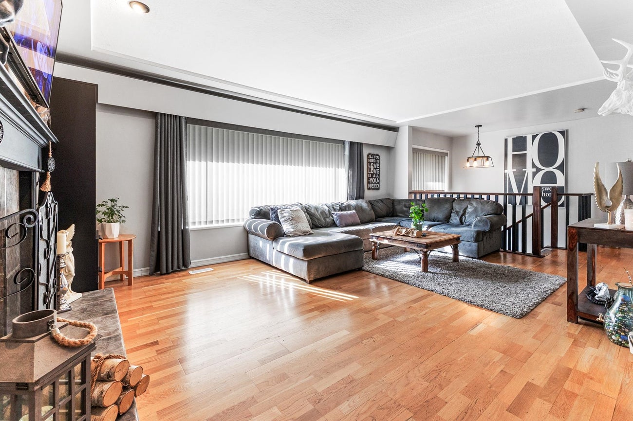 605 Laurentian Crescent - Central Coquitlam Single Family Residence for Sale, 5 Bedrooms (R3039528)# - 8