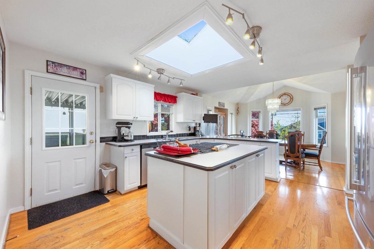 957 Stewart Avenue - Maillardville Single Family Residence for Sale, 3 Bedrooms (R3039618) #13