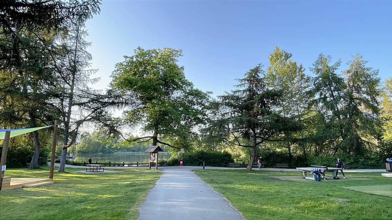 677 Gatensbury Street - Central Coquitlam Single Family Residence for Sale, 5 Bedrooms (R3040538)# - 3