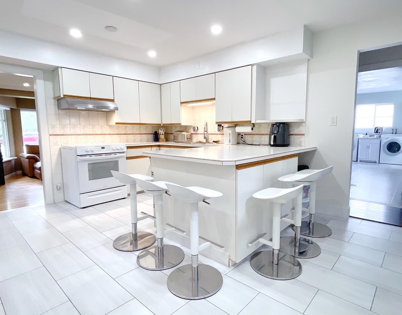 677 Gatensbury Street - Central Coquitlam Single Family Residence for Sale, 5 Bedrooms (R3040538)# - 9