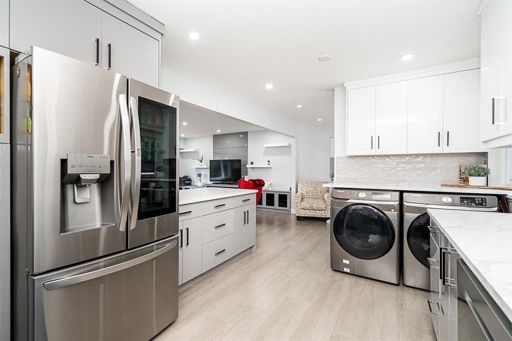 353 Laurentian Crescent - Central Coquitlam Single Family Residence for Sale, 6 Bedrooms (R3040544)# - 10