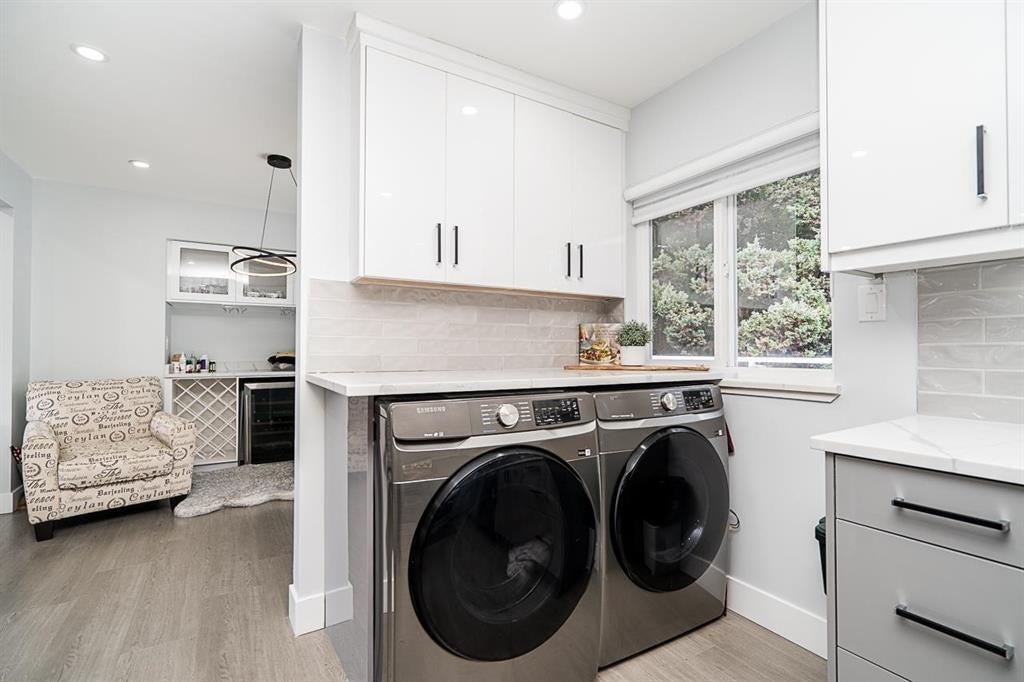 353 Laurentian Crescent - Central Coquitlam Single Family Residence for Sale, 6 Bedrooms (R3040544)# - 11