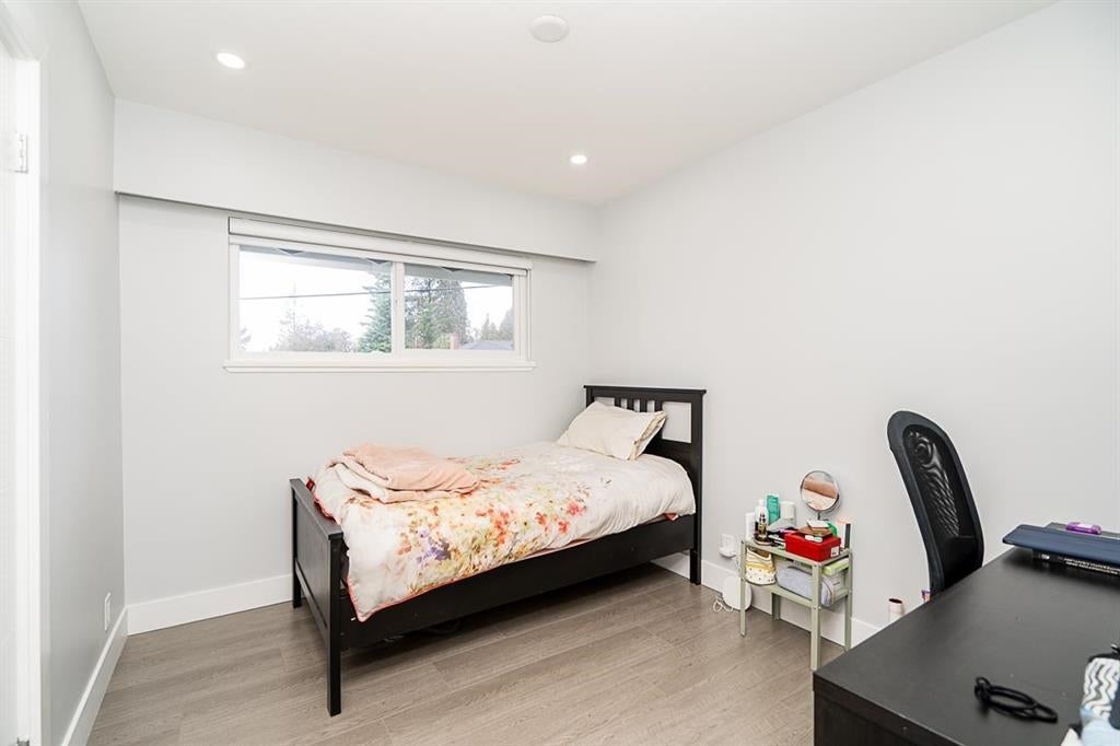 353 Laurentian Crescent - Central Coquitlam Single Family Residence for Sale, 6 Bedrooms (R3040544)# - 17