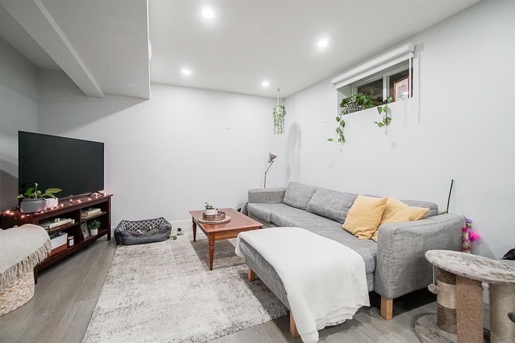 353 Laurentian Crescent - Central Coquitlam Single Family Residence for Sale, 6 Bedrooms (R3040544)# - 22