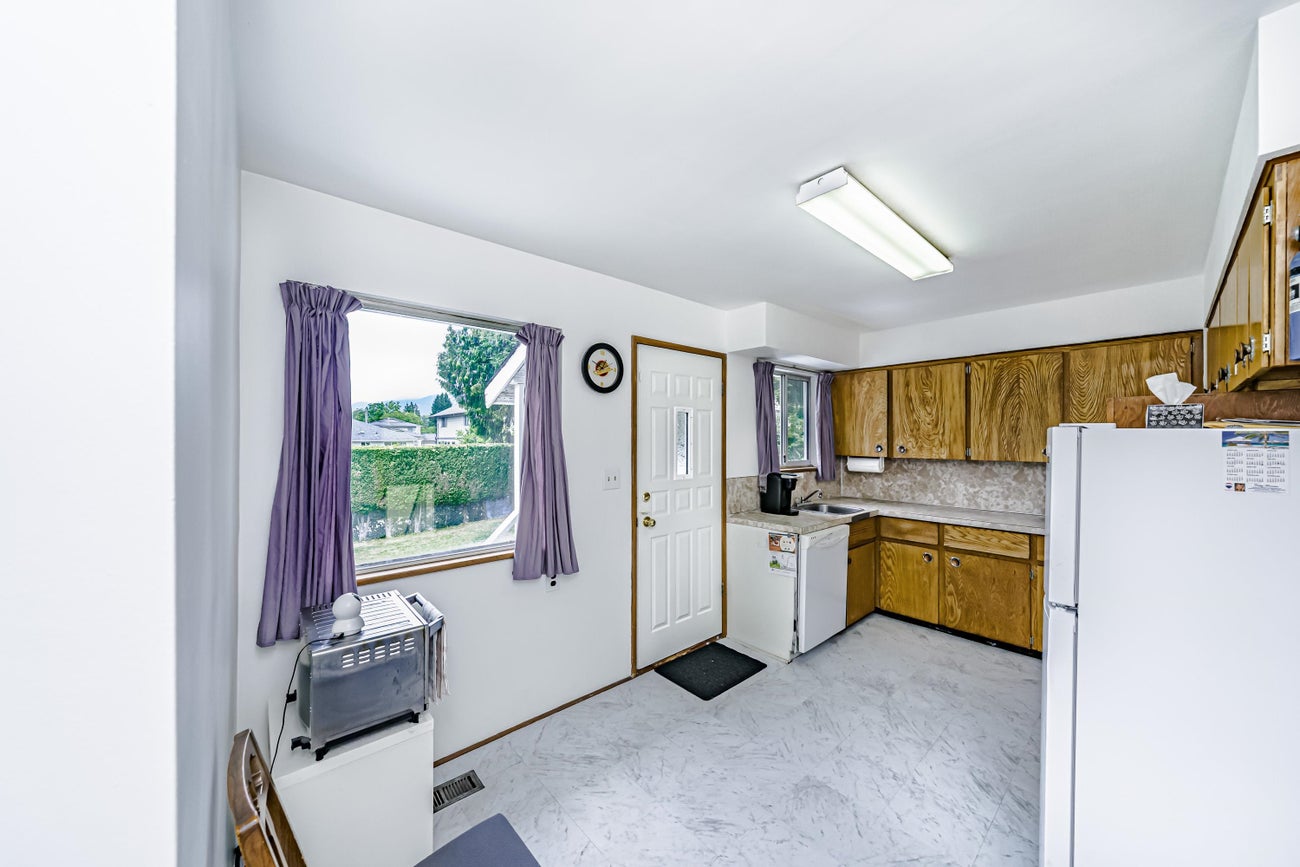 837 Regan Avenue - Coquitlam West Single Family Residence for Sale, 5 Bedrooms (R3040596) #14