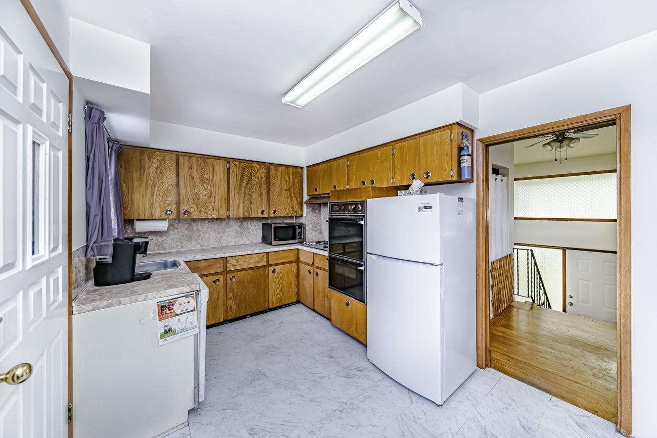 837 Regan Avenue - Coquitlam West Single Family Residence for Sale, 5 Bedrooms (R3040596)# - 15