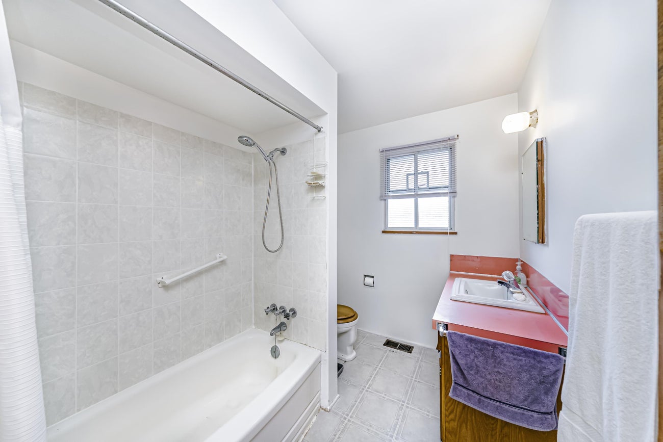 837 Regan Avenue - Coquitlam West Single Family Residence for Sale, 5 Bedrooms (R3040596)# - 17