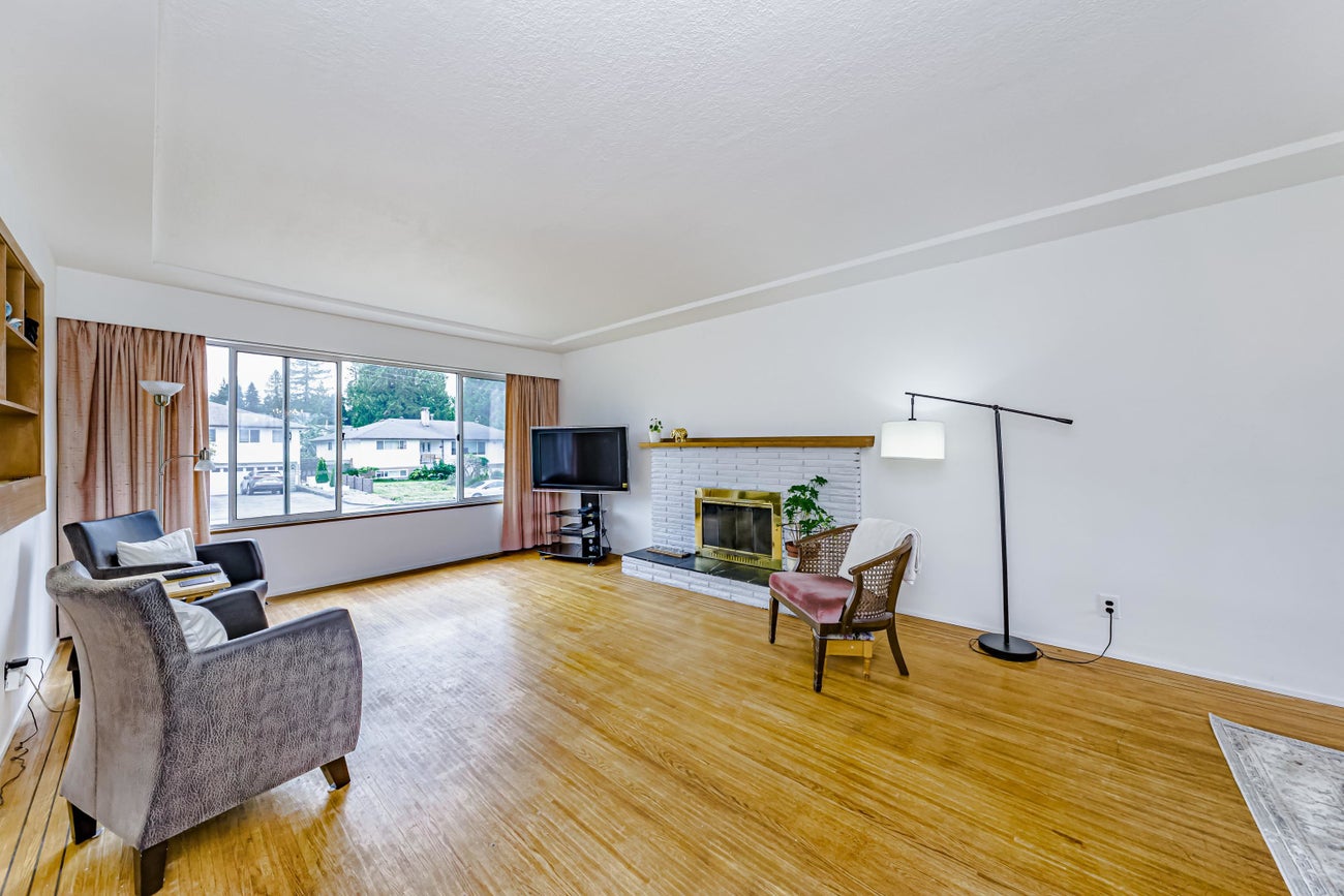 837 Regan Avenue - Coquitlam West Single Family Residence for Sale, 5 Bedrooms (R3040596) #7