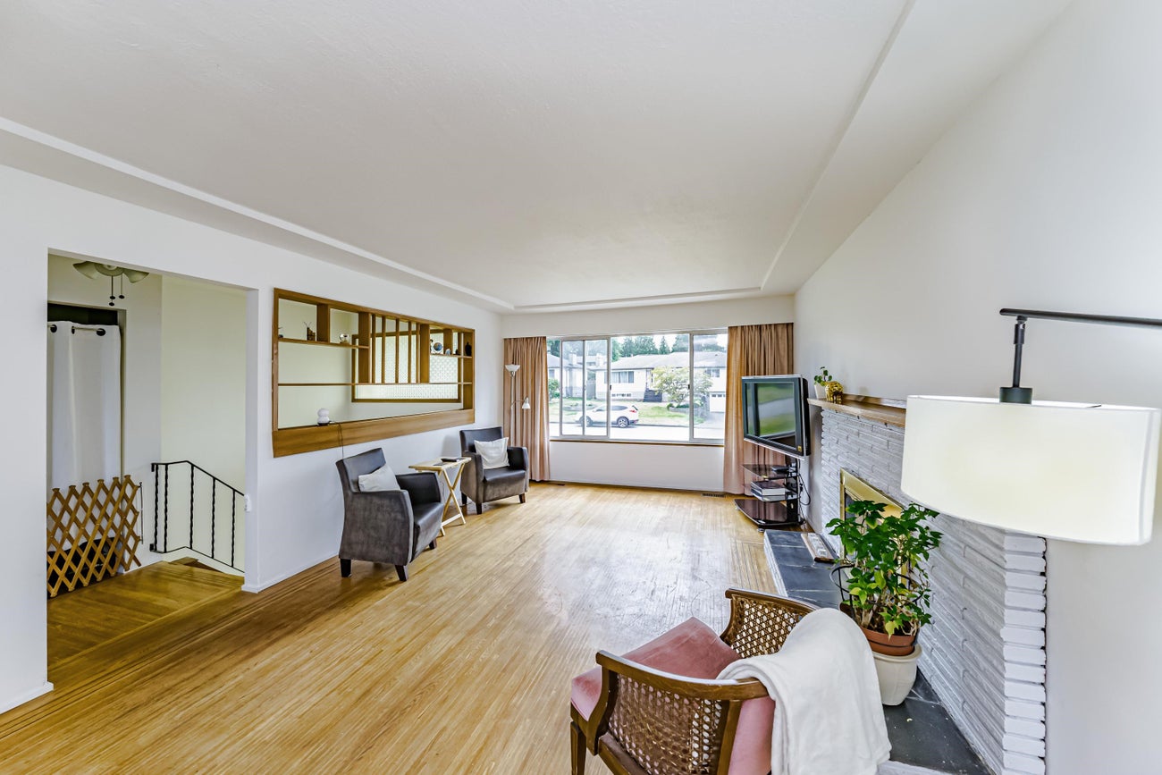 837 Regan Avenue - Coquitlam West Single Family Residence for Sale, 5 Bedrooms (R3040596) #8