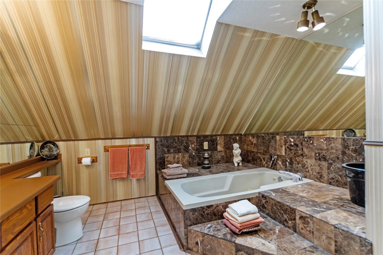 340 Hickey Drive - Coquitlam East Single Family Residence for Sale, 4 Bedrooms (R3040805) #16
