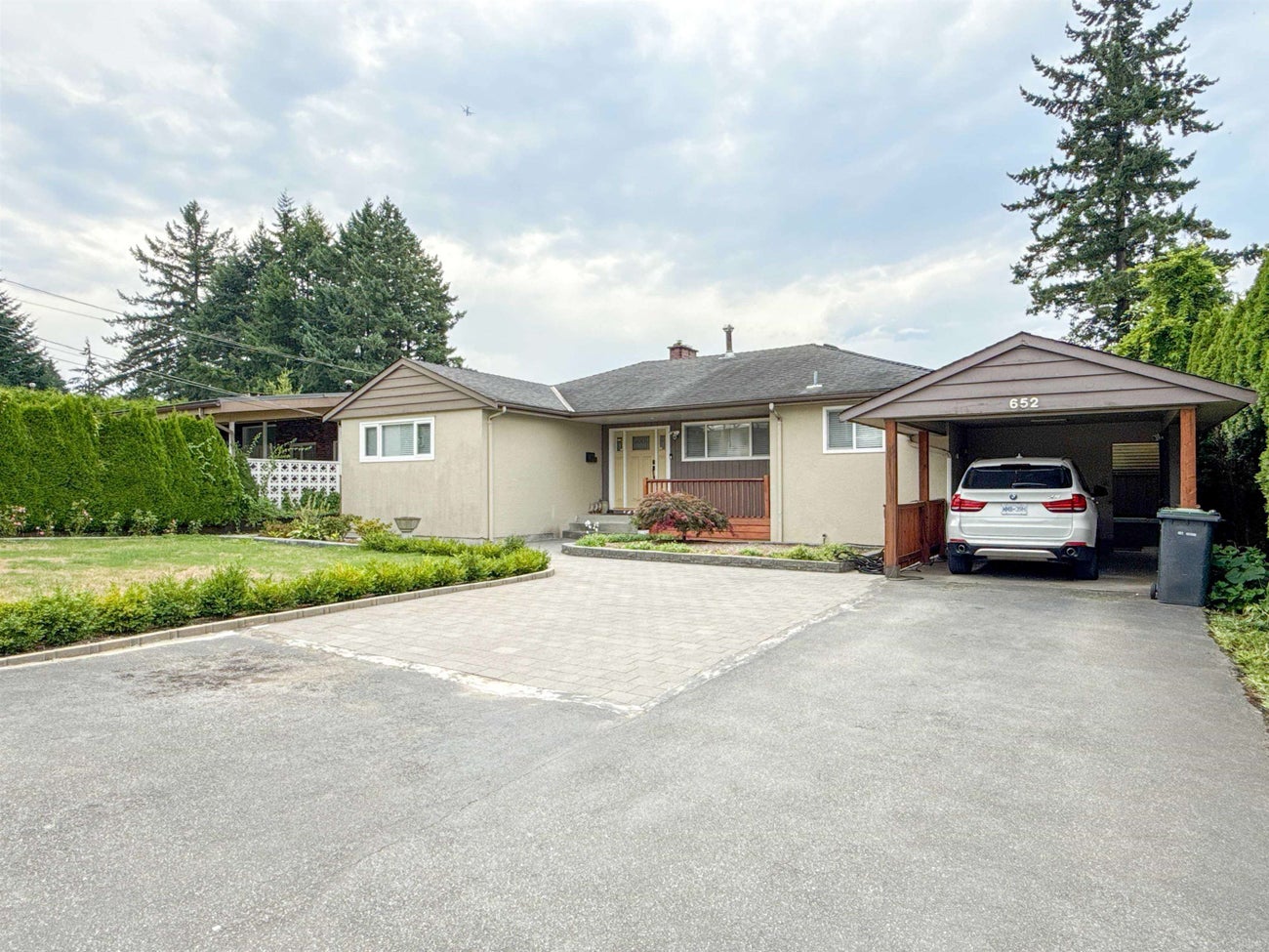 652 Shaw Avenue - Coquitlam West Single Family Residence for Sale, 5 Bedrooms (R3041287) #1