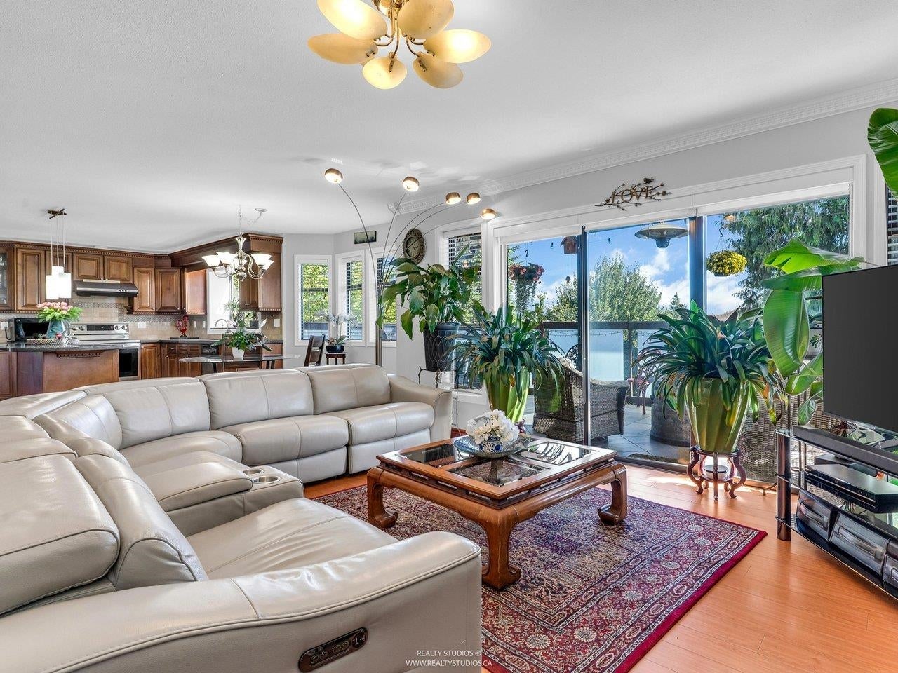 1028 Dansey Avenue - Central Coquitlam Single Family Residence for Sale, 7 Bedrooms (R3041967)# - 13