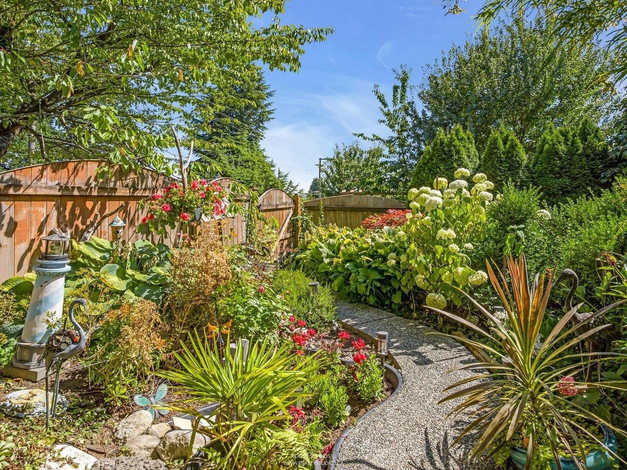 1028 Dansey Avenue - Central Coquitlam Single Family Residence for Sale, 7 Bedrooms (R3041967)# - 34