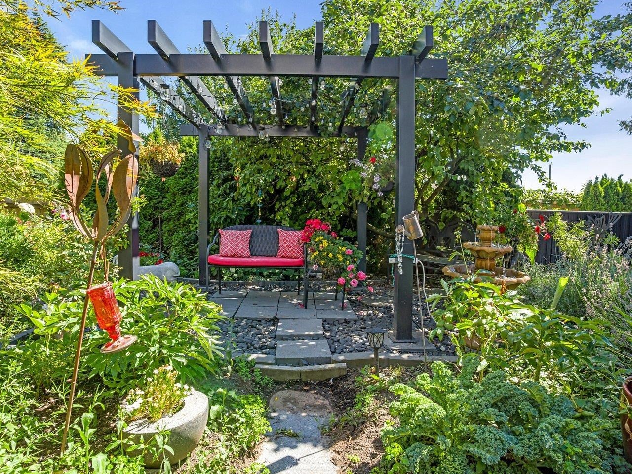 1028 Dansey Avenue - Central Coquitlam Single Family Residence for Sale, 7 Bedrooms (R3041967)# - 35