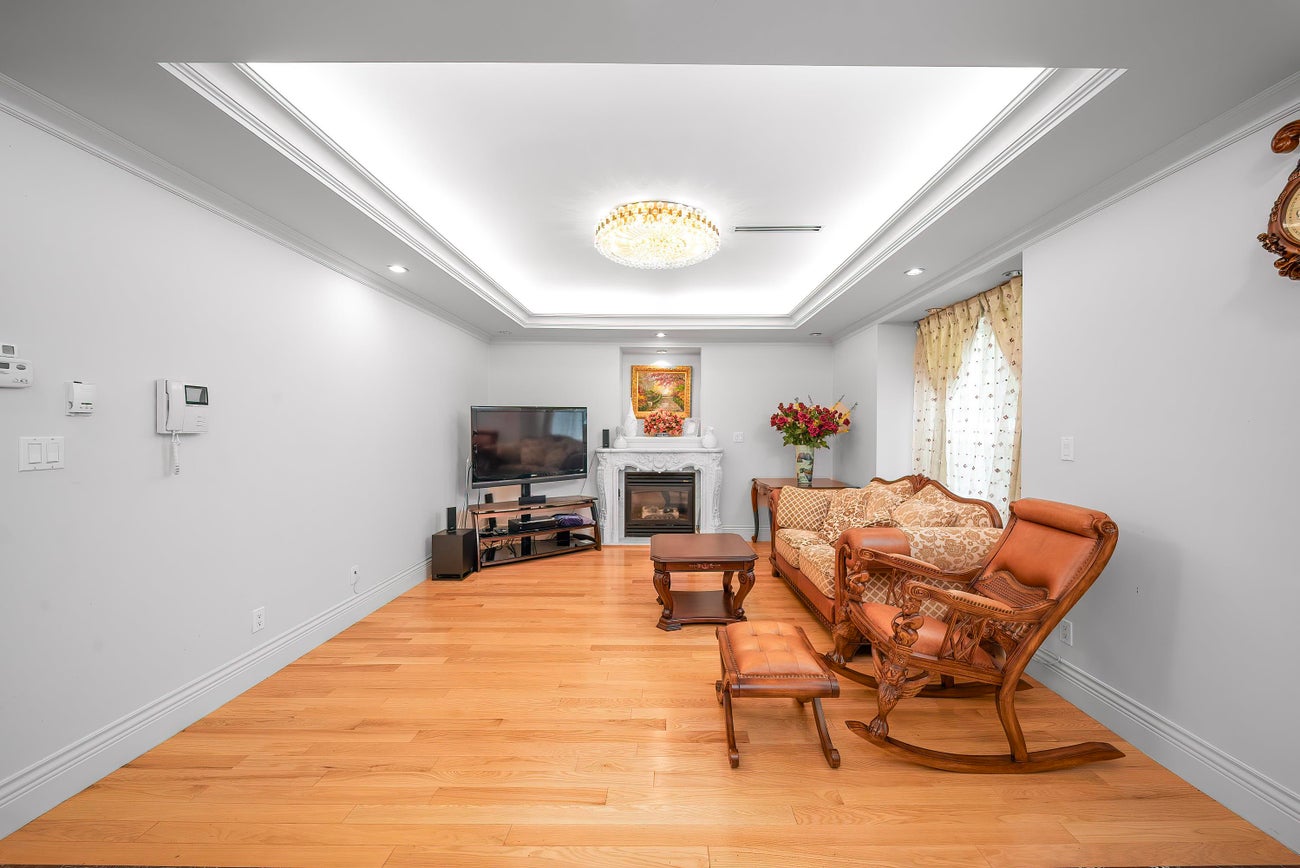 7353 Union Street - Simon Fraser Univer. Single Family Residence for Sale, 5 Bedrooms (R3042177)# - 17 7353 Union Street - Simon Fraser Univer. Single Family Residence for Sale, 5 Bedrooms (R3042177)# - 17