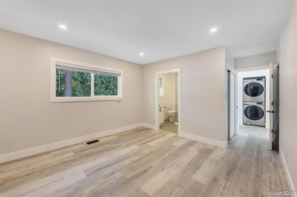 383 Laurentian Crescent - Central Coquitlam Single Family Residence for Sale, 7 Bedrooms (R3042373) #13