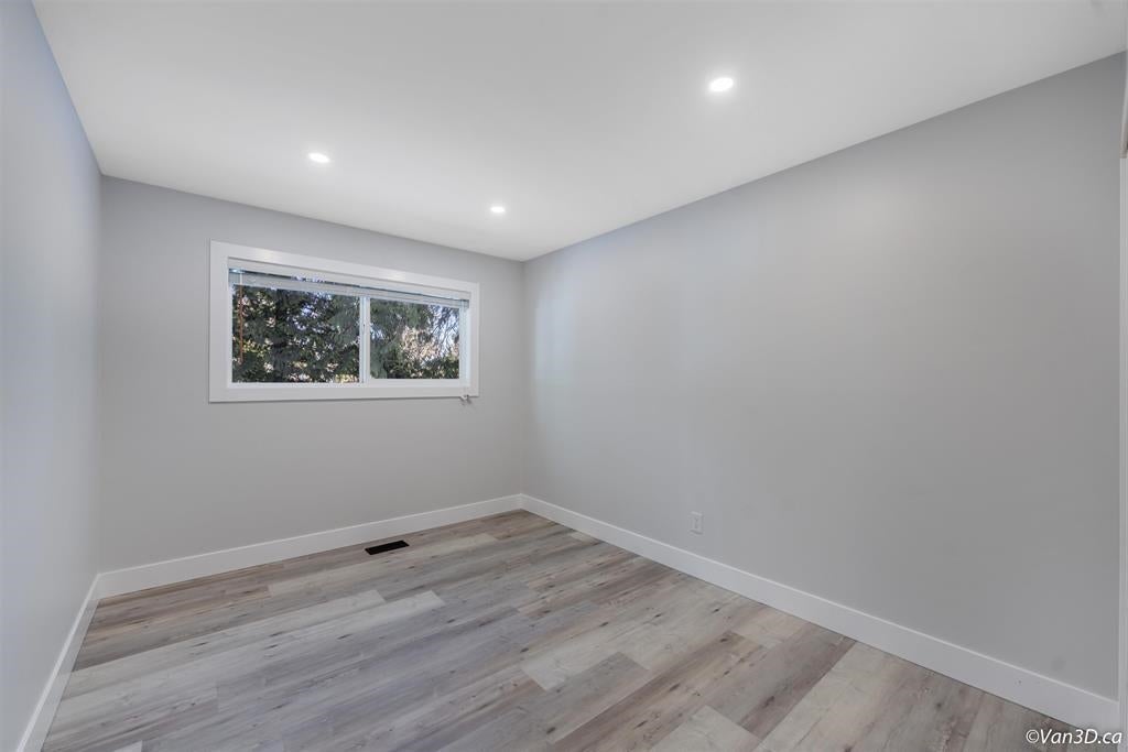 383 Laurentian Crescent - Central Coquitlam Single Family Residence for Sale, 7 Bedrooms (R3042373) #14