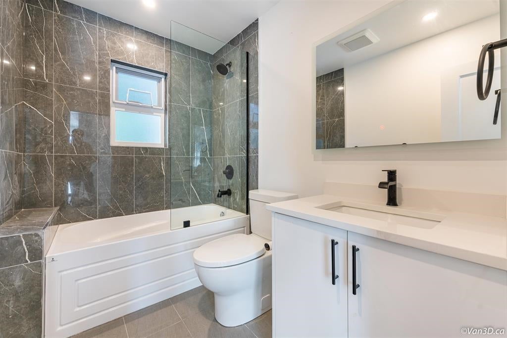 383 Laurentian Crescent - Central Coquitlam Single Family Residence for Sale, 7 Bedrooms (R3042373) #16