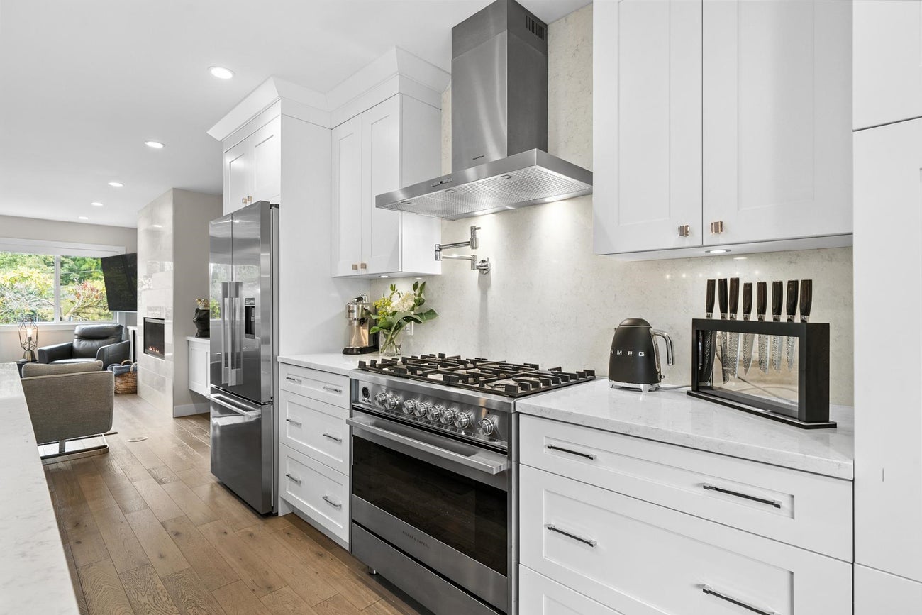 930 Stardale Avenue - Coquitlam West Single Family Residence for Sale, 4 Bedrooms (R3042536) #9