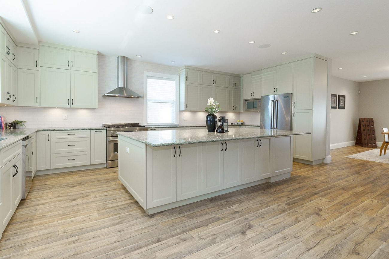 1055 Charland Avenue - Central Coquitlam Single Family Residence for Sale, 8 Bedrooms (R3042933) #5