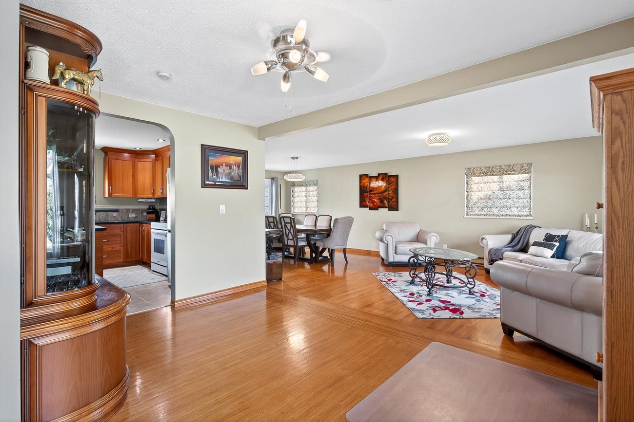 2126 Kugler Avenue - Central Coquitlam Single Family Residence for Sale, 3 Bedrooms (R3043084) #10