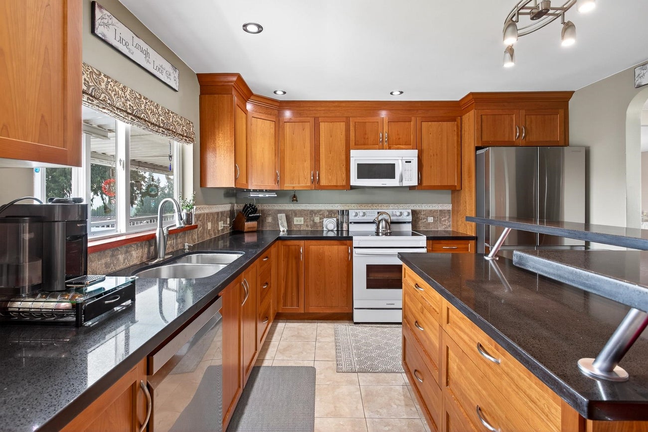 2126 Kugler Avenue - Central Coquitlam Single Family Residence for Sale, 3 Bedrooms (R3043084) #17