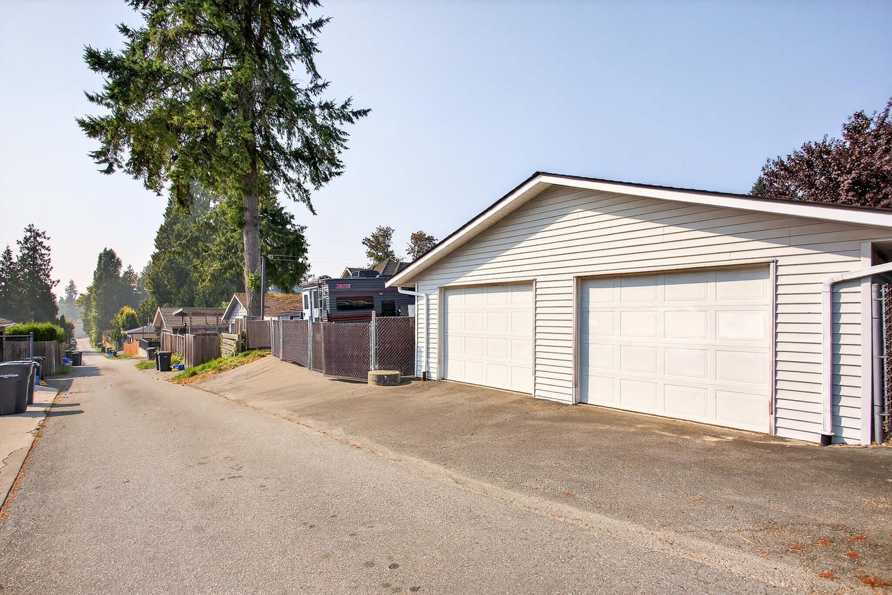 2126 Kugler Avenue - Central Coquitlam Single Family Residence for Sale, 3 Bedrooms (R3043084) #40