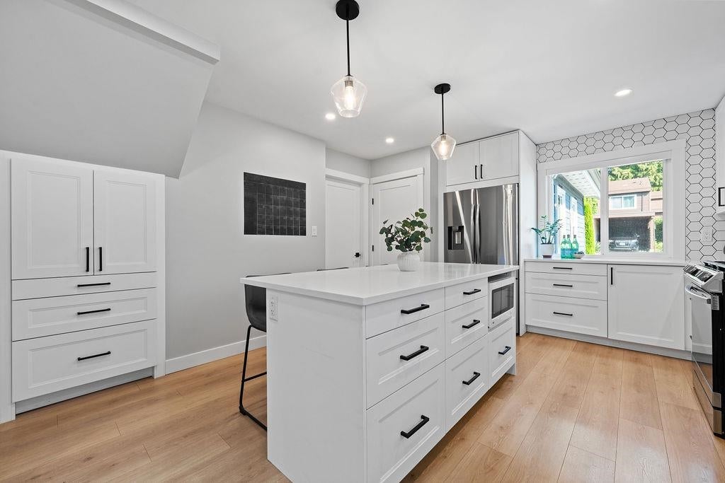 2507 Burian Drive - Coquitlam East Single Family Residence for Sale, 3 Bedrooms (R3043221) #3