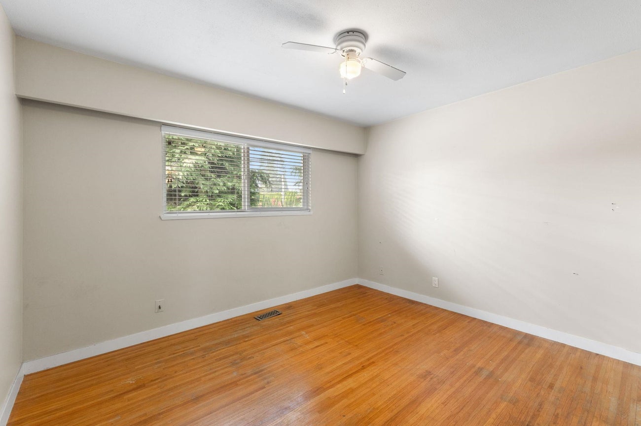 695 Newport Street - Central Coquitlam Single Family Residence for Sale, 4 Bedrooms (R3043379) #10