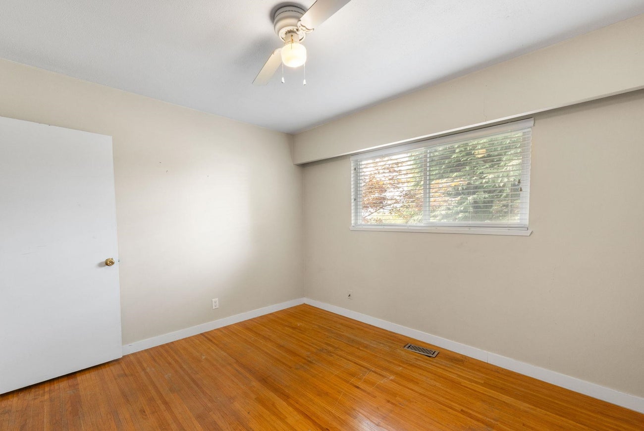 695 Newport Street - Central Coquitlam Single Family Residence for Sale, 4 Bedrooms (R3043379) #11