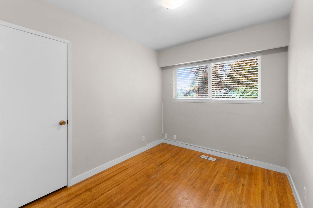 695 Newport Street - Central Coquitlam Single Family Residence for Sale, 4 Bedrooms (R3043379) #14