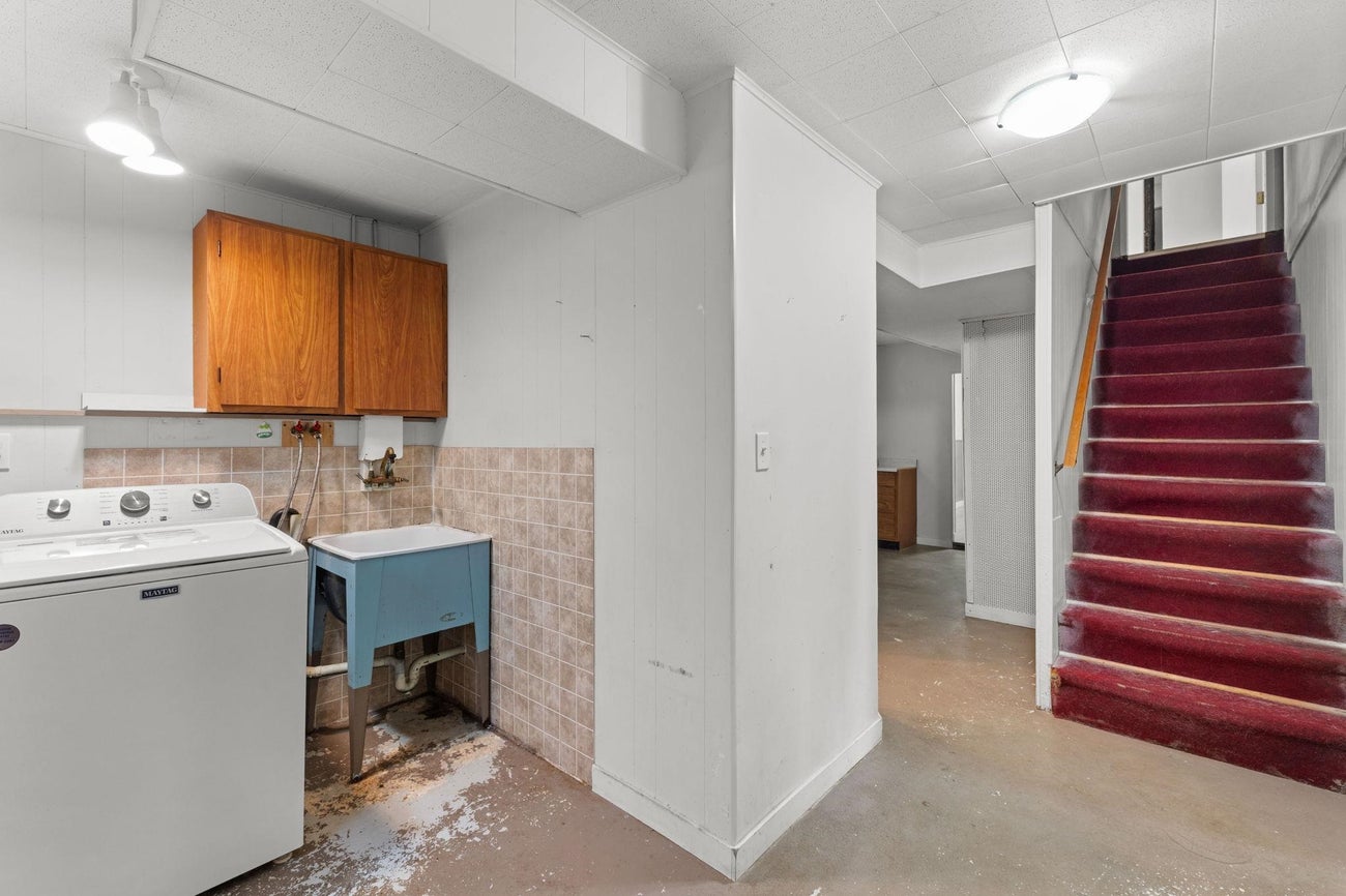 695 Newport Street - Central Coquitlam Single Family Residence for Sale, 4 Bedrooms (R3043379)# - 16