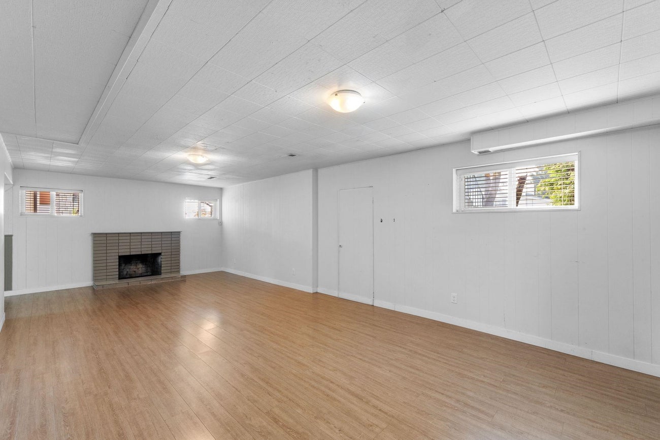 695 Newport Street - Central Coquitlam Single Family Residence for Sale, 4 Bedrooms (R3043379)# - 19