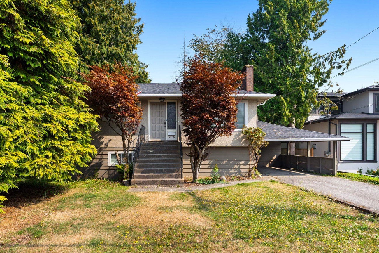 695 Newport Street - Central Coquitlam Single Family Residence for Sale, 4 Bedrooms (R3043379)# - 1