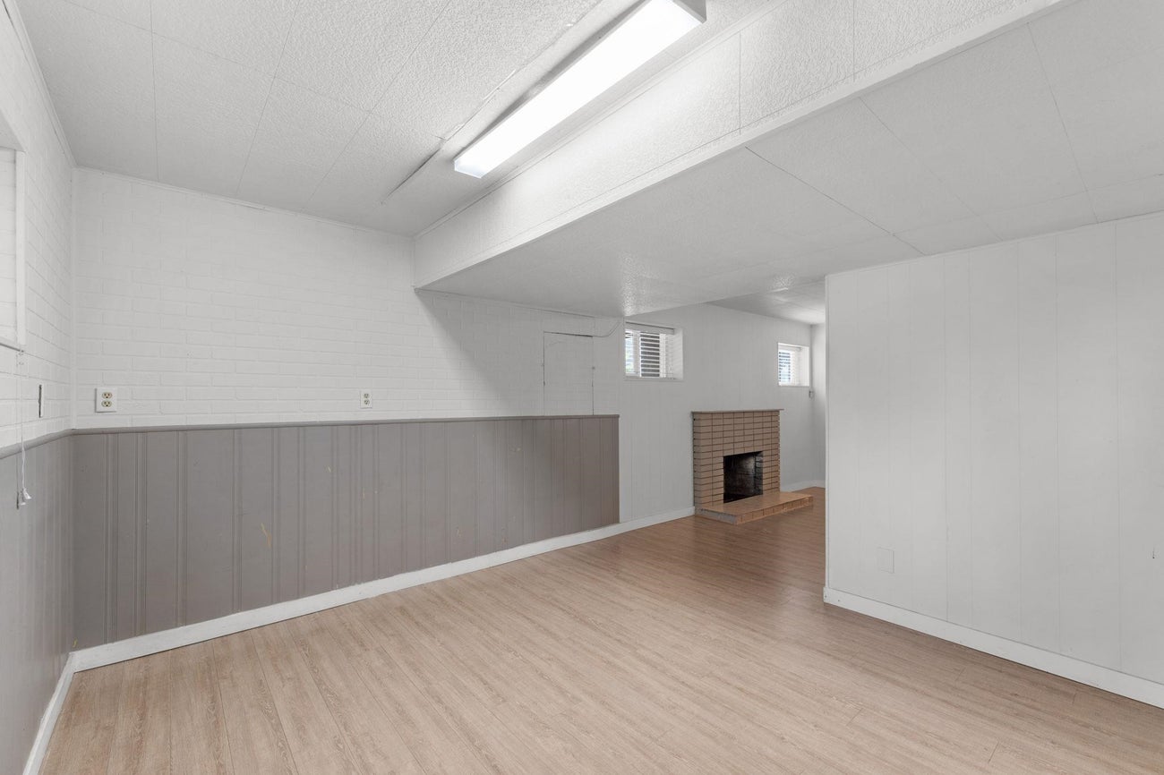 695 Newport Street - Central Coquitlam Single Family Residence for Sale, 4 Bedrooms (R3043379)# - 21