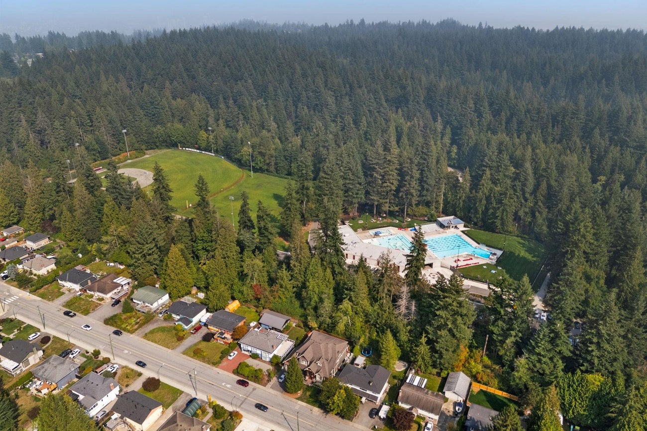 695 Newport Street - Central Coquitlam Single Family Residence for Sale, 4 Bedrooms (R3043379)# - 38