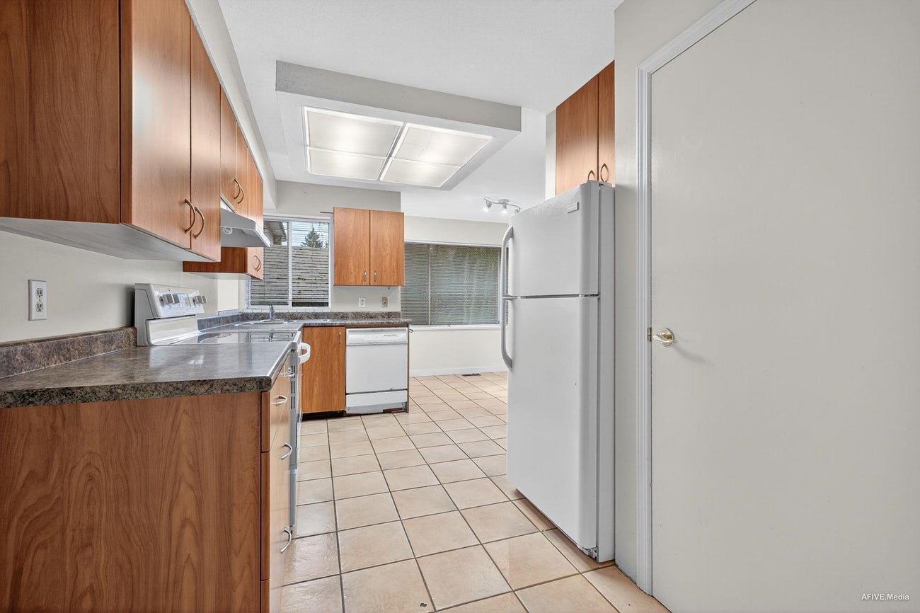 2713 Mara Drive - Coquitlam East Single Family Residence for Sale, 3 Bedrooms (R3043804)# - 12