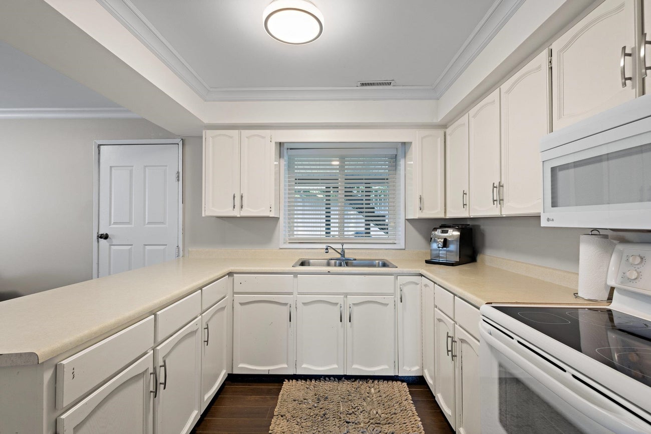 629 Thompson Avenue - Coquitlam West Single Family Residence for Sale, 6 Bedrooms (R3044311)# - 24