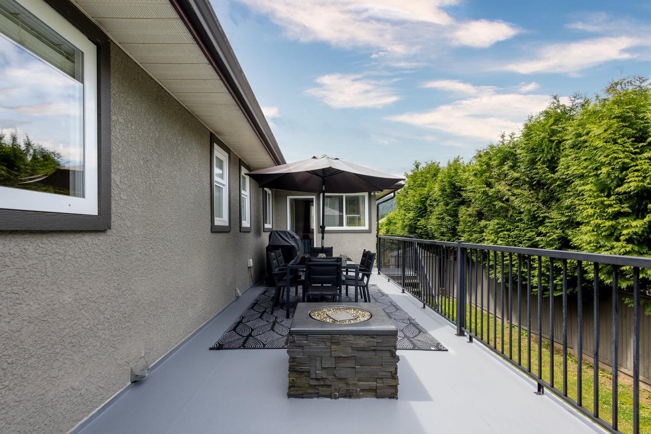 629 Thompson Avenue - Coquitlam West Single Family Residence for Sale, 6 Bedrooms (R3044311)# - 30