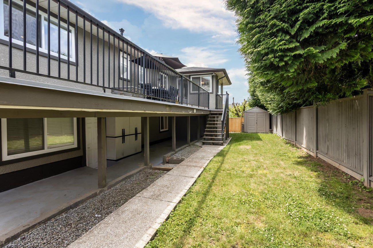 629 Thompson Avenue - Coquitlam West Single Family Residence for Sale, 6 Bedrooms (R3044311)# - 31