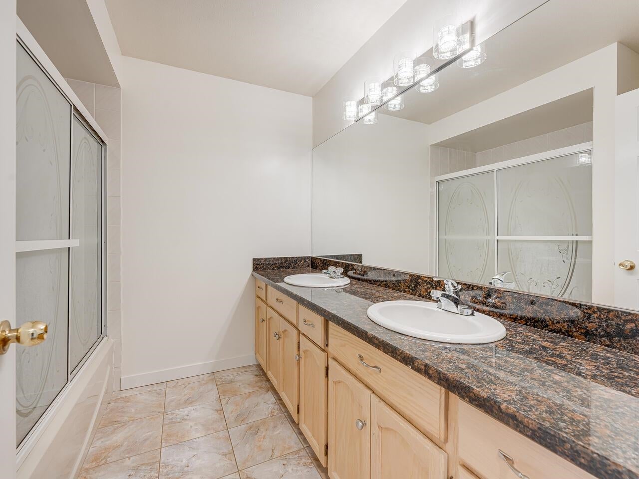 736 Clearwater Way - Coquitlam East Single Family Residence for Sale, 6 Bedrooms (R3044713)# - 19