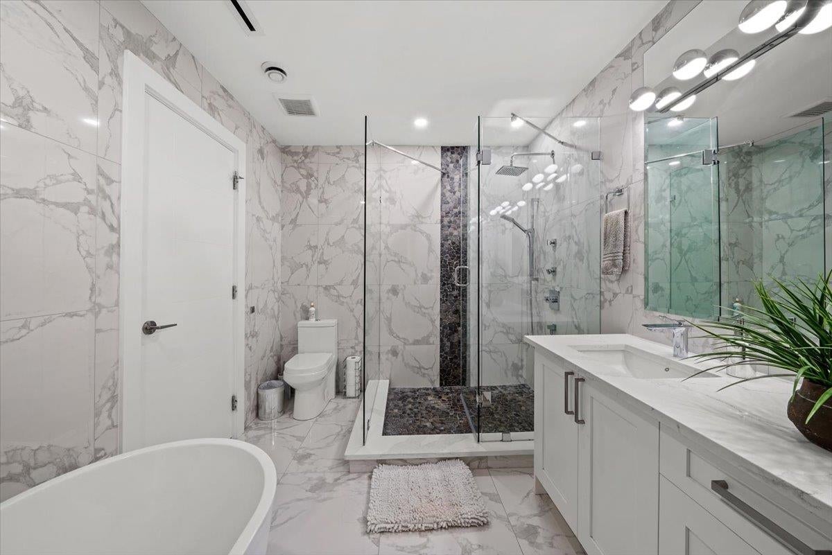 1041 Stewart Avenue - Maillardville Single Family Residence for Sale, 9 Bedrooms (R3045680)# - 19