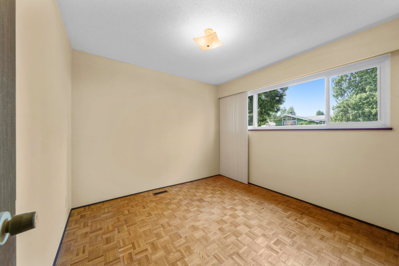 533 Ascot Street - Central Coquitlam Single Family Residence for Sale, 4 Bedrooms (R3045765)# - 22