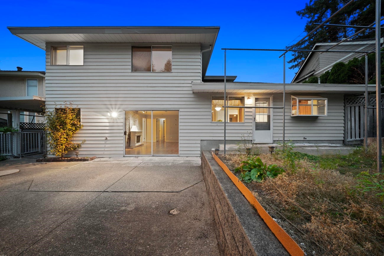 394 Hickey Drive - Coquitlam East Single Family Residence for Sale, 4 Bedrooms (R3045830) #10