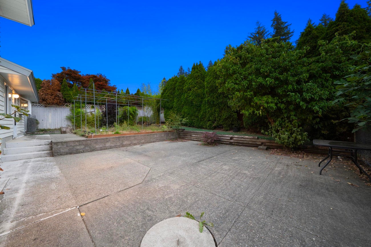 394 Hickey Drive - Coquitlam East Single Family Residence for Sale, 4 Bedrooms (R3045830) #11