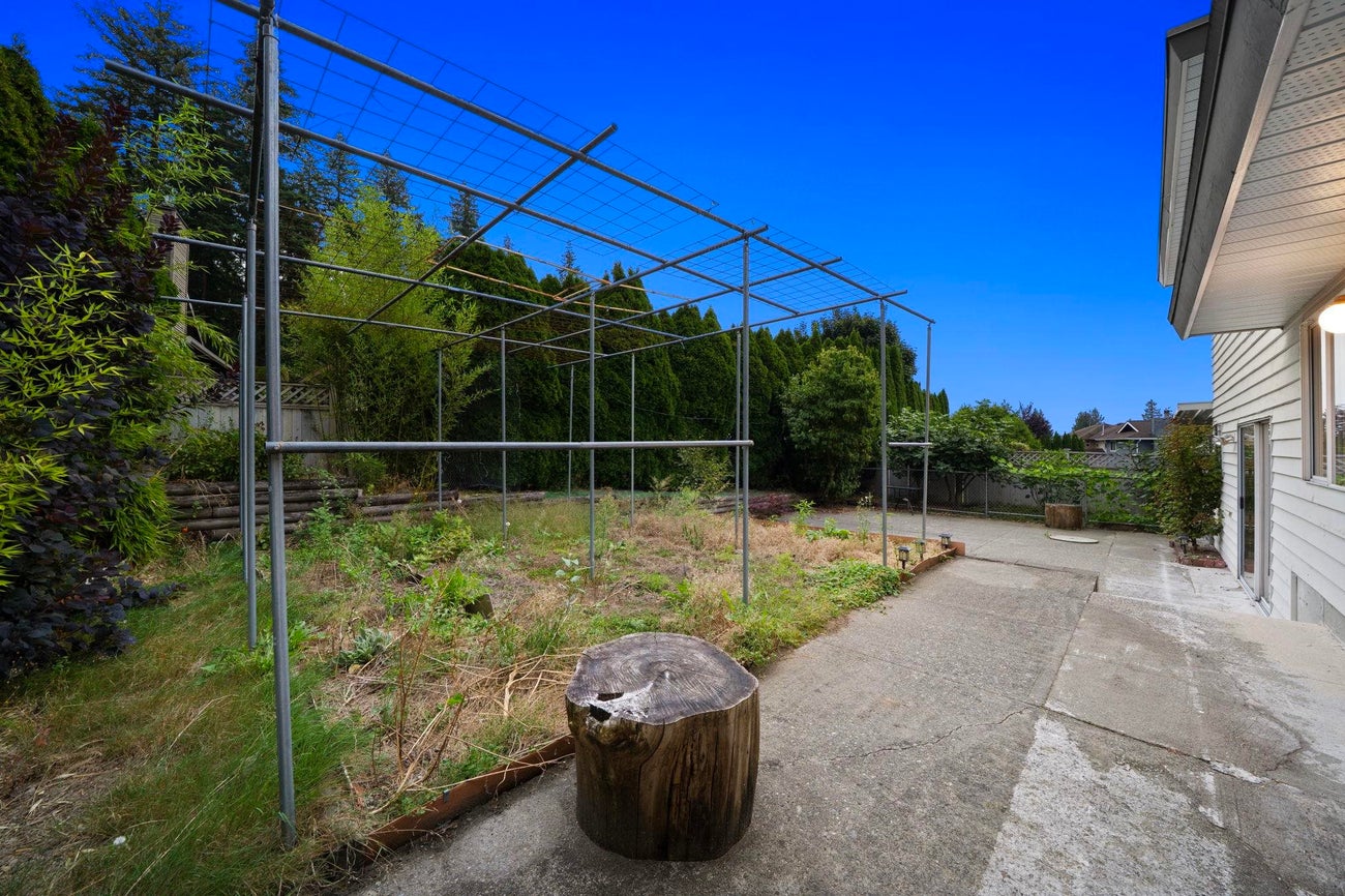 394 Hickey Drive - Coquitlam East Single Family Residence for Sale, 4 Bedrooms (R3045830) #12