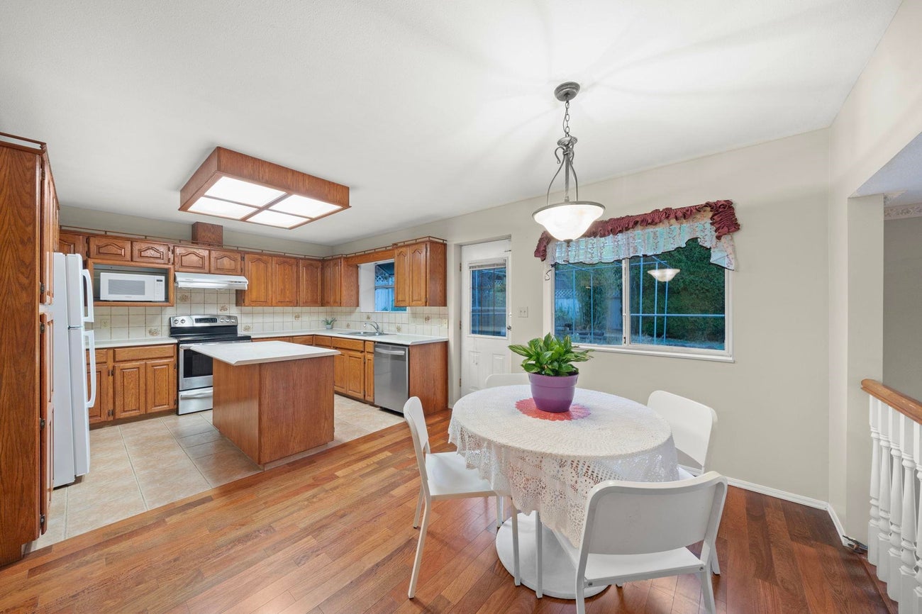394 Hickey Drive - Coquitlam East Single Family Residence for Sale, 4 Bedrooms (R3045830) #15