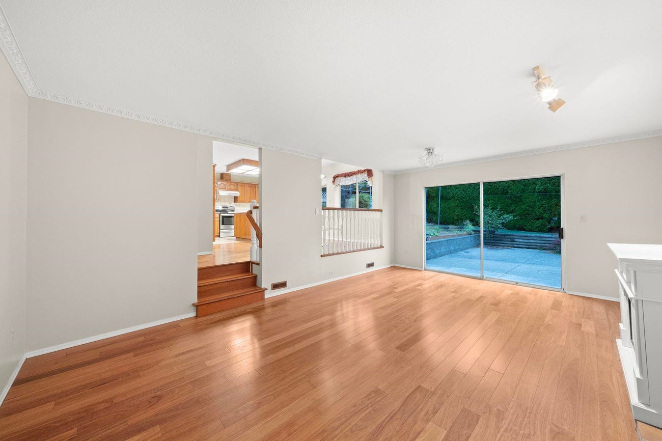 394 Hickey Drive - Coquitlam East Single Family Residence for Sale, 4 Bedrooms (R3045830) #19