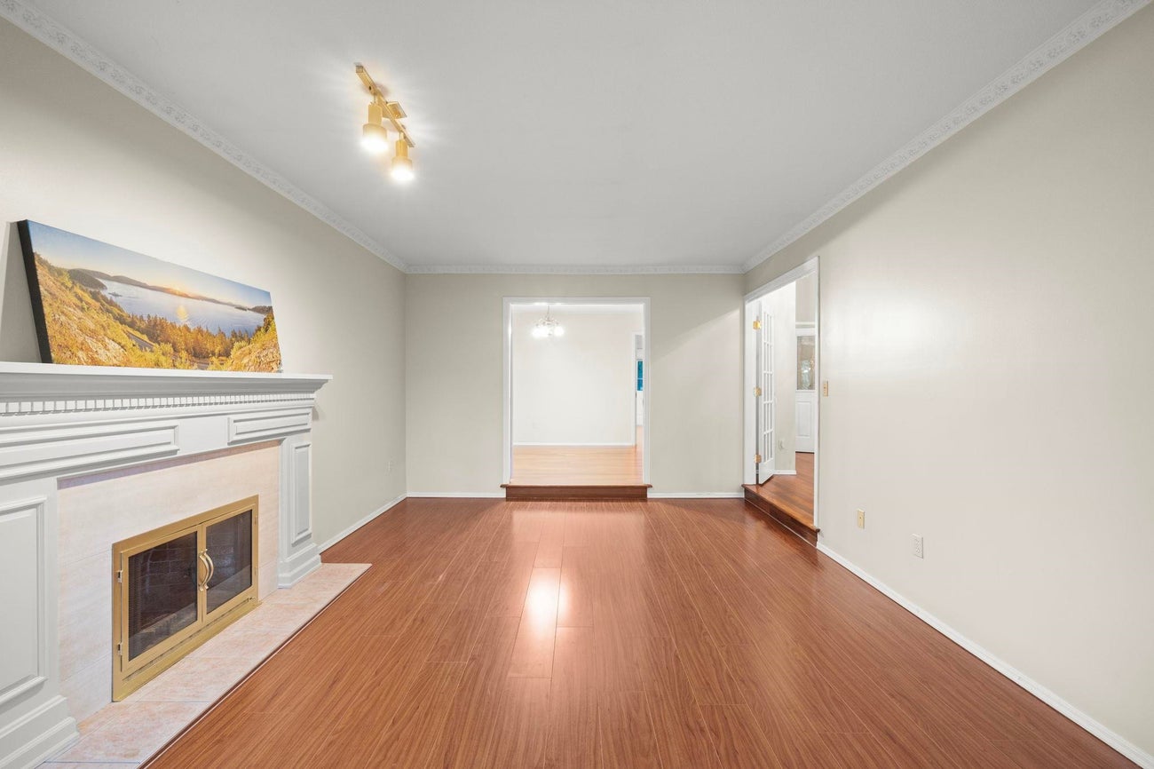394 Hickey Drive - Coquitlam East Single Family Residence for Sale, 4 Bedrooms (R3045830) #27