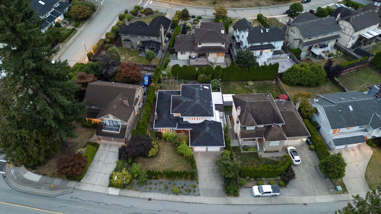 394 Hickey Drive - Coquitlam East Single Family Residence for Sale, 4 Bedrooms (R3045830) #8
